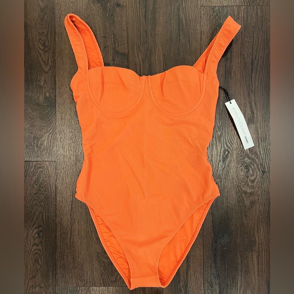 NWT Morgan Stewart Coral Ribbed One Piece Swimsuit - Medium